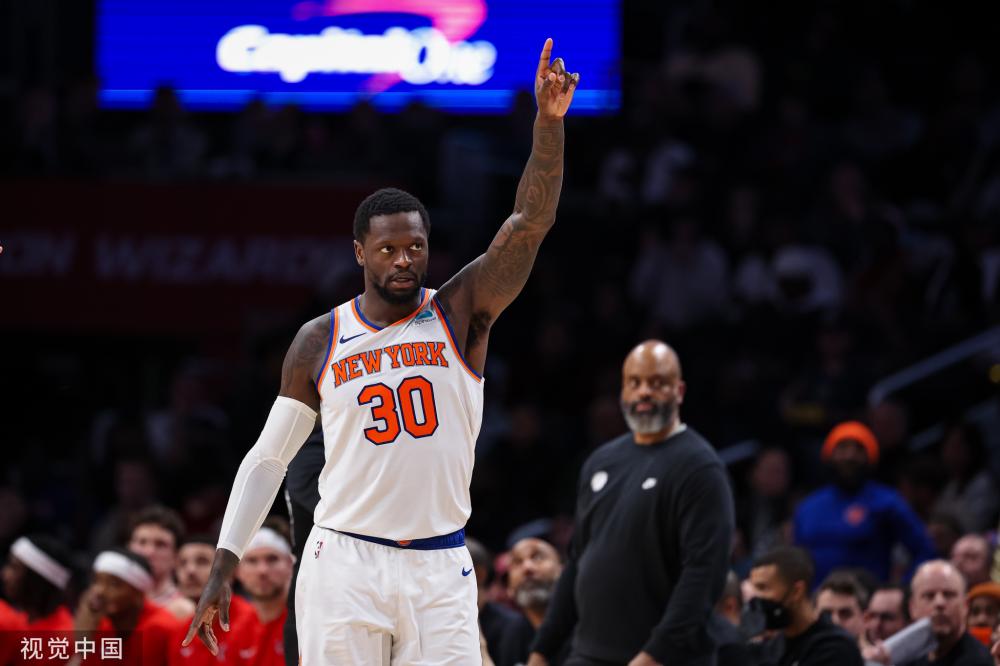 在接受采访 在接受采访